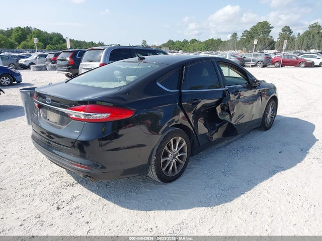 44942836 :رقم المزاد ، 3FA6P0H77HR193207 vin ، 2017 Ford Fusion Se مزاد بيع