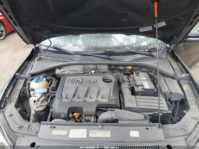 44942866 :رقم المزاد ، 1VWBN7A31DC040181 vin ، 2013 Volkswagen Passat 2.0l Tdi Se مزاد بيع