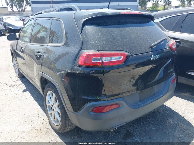 1C4PJLAB1GW207680 Jeep Cherokee Sport
