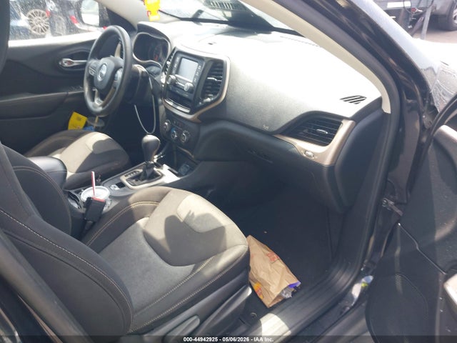 1C4PJLAB1GW207680 Jeep Cherokee Sport