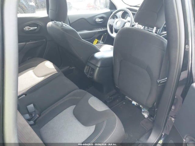 1C4PJLAB1GW207680 Jeep Cherokee Sport