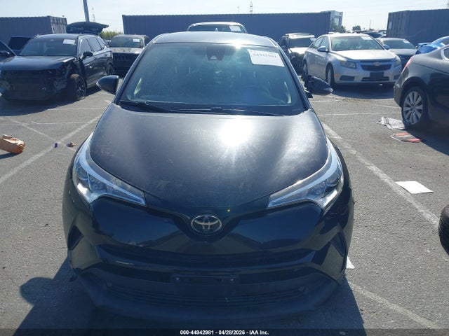 JTNKHMBXXK1038461 Toyota C-HR XLE