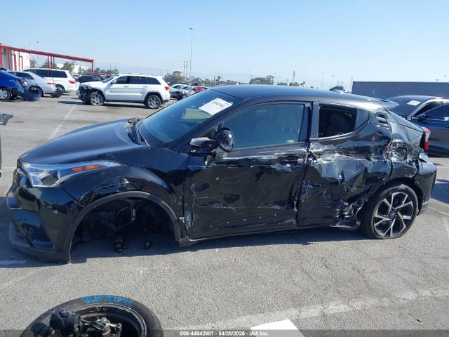 JTNKHMBXXK1038461 Toyota C-HR XLE