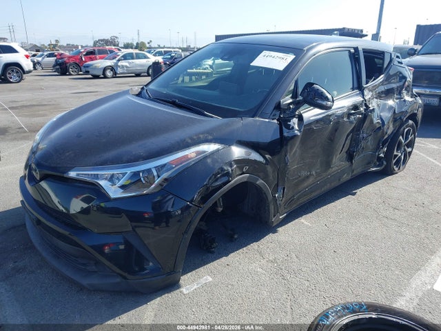 JTNKHMBXXK1038461 Toyota C-HR XLE