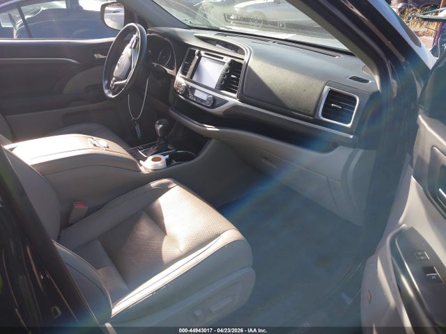 Toyota Highlander Limited 2019 5TDYZRFH9KS346929 Image 5