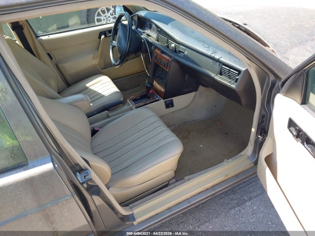 Продаж на аукціоні авто 1992 Mercedes-benz 190 E 2.6, vin: WDBDA29D7NF984881, номер лоту: 44943021