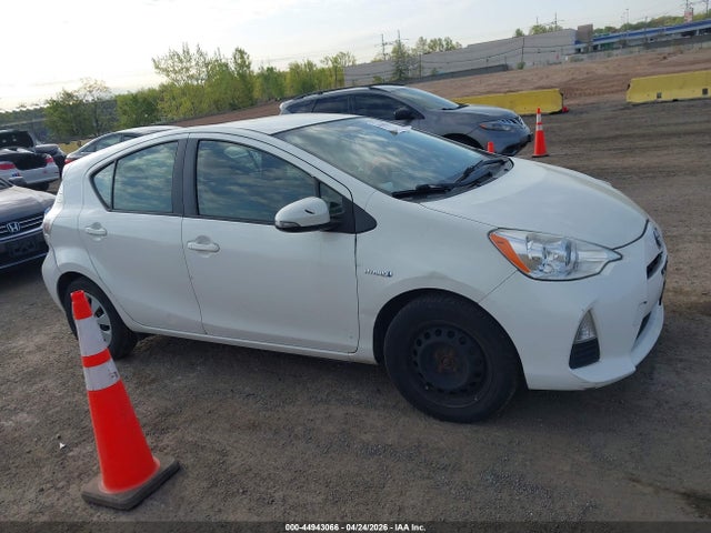Продажа на аукционе авто 2014 Toyota Prius C One, vin: JTDKDTB32E1071773, номер лота: 44943066