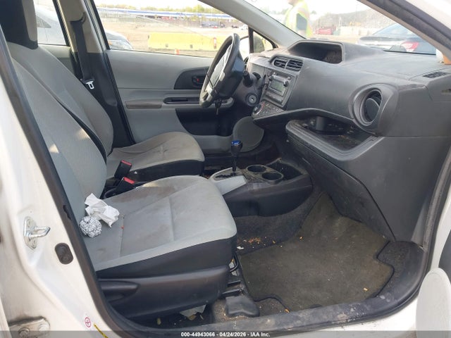 Продажа на аукционе авто 2014 Toyota Prius C One, vin: JTDKDTB32E1071773, номер лота: 44943066
