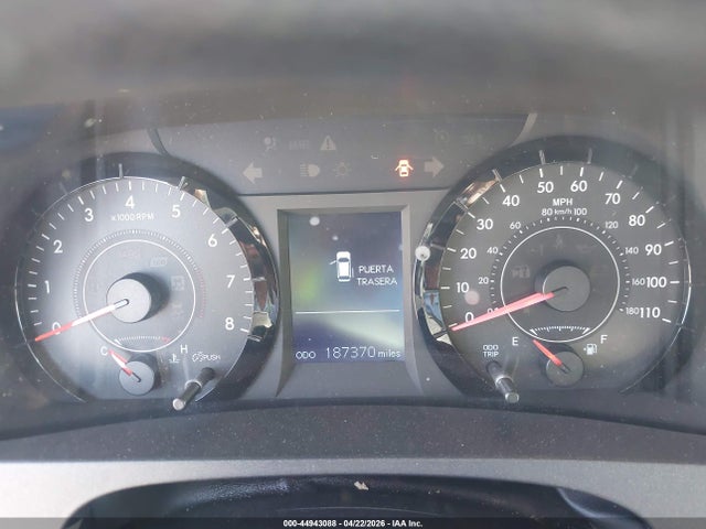 44943088 :رقم المزاد ، 5TDKK3DCXFS674302 vin ، 2015 Toyota Sienna Le 8 Passenger مزاد بيع