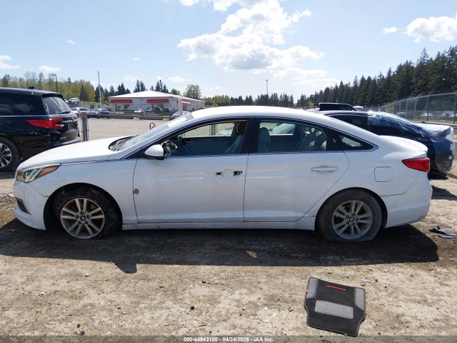 5NPE24AFXGH357581 Hyundai SONATA SE