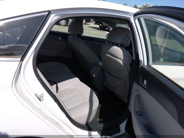 5NPE24AFXGH357581 Hyundai SONATA SE