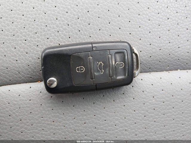 2007 Volkswagen Jetta Wolfsburg Edition მანქანა იყიდება აუქციონზე, vin: 3VWEG71K37M201650, აუქციონის ნომერი: 44943124