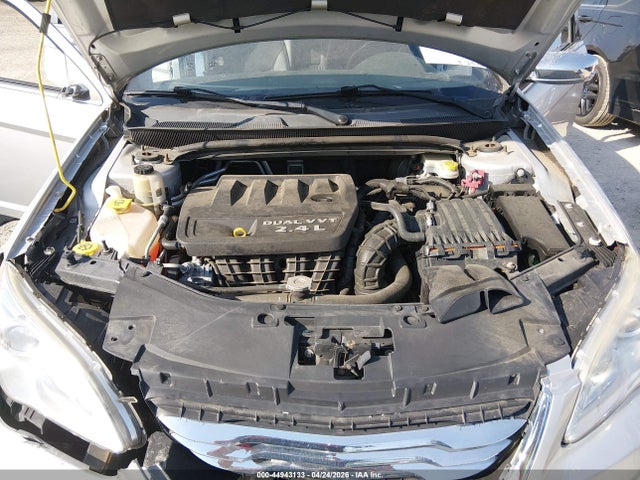 2011 Chrysler 200 Limited მანქანა იყიდება აუქციონზე, vin: 1C3BC2FB7BN531288, აუქციონის ნომერი: 44943133