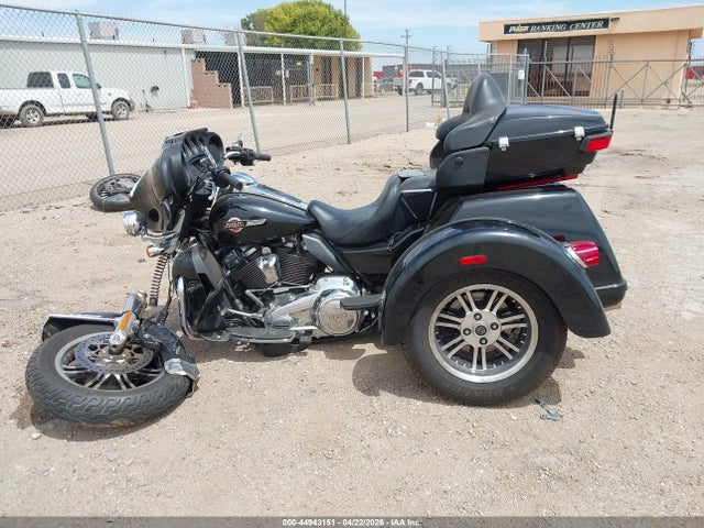 Harley-Davidson FLHTCUTG 2022 1HD1MAF16NB856265 Image 14