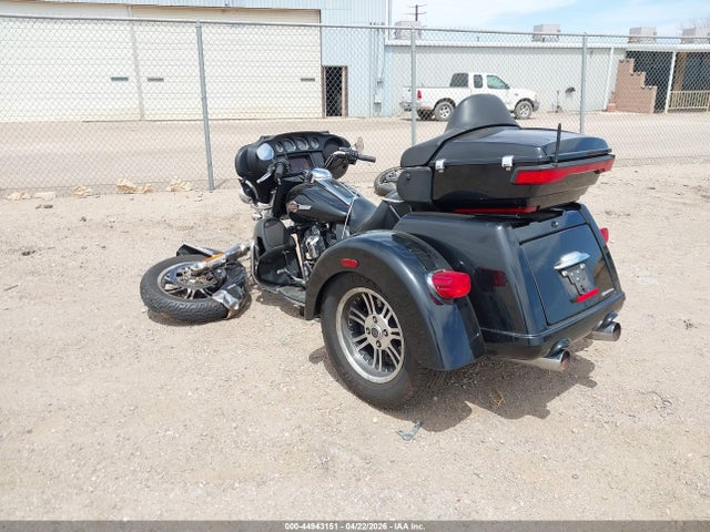 Harley-Davidson FLHTCUTG 2022 1HD1MAF16NB856265 Image 3