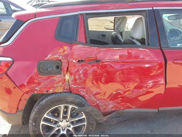 2019 Jeep Compass Sun And Wheel Fwd მანქანა იყიდება აუქციონზე, vin: 3C4NJCBB0KT819681, აუქციონის ნომერი: 44943156