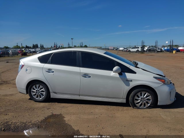 Toyota PRIUS PLUG-IN 2014 JTDKN3DPXE3064331 Image 13