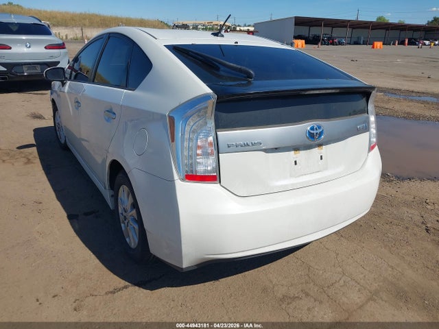 Toyota PRIUS PLUG-IN 2014 JTDKN3DPXE3064331 Image 3