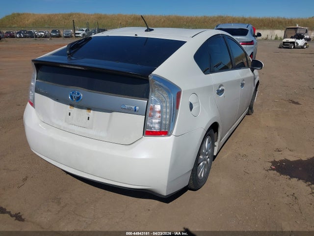 Toyota PRIUS PLUG-IN 2014 JTDKN3DPXE3064331 Image 4