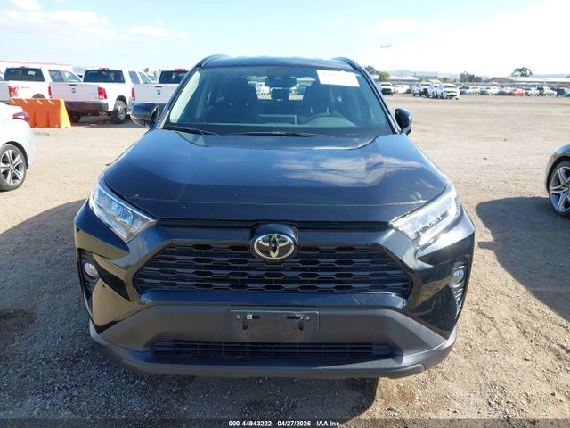 44943222 :رقم المزاد ، 2T3W1RFV7MC150883 vin ، 2021 Toyota Rav4 Xle مزاد بيع
