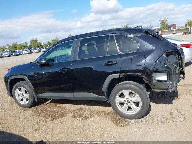 44943222 :رقم المزاد ، 2T3W1RFV7MC150883 vin ، 2021 Toyota Rav4 Xle مزاد بيع
