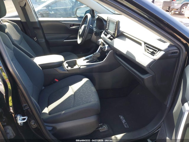 44943222 :رقم المزاد ، 2T3W1RFV7MC150883 vin ، 2021 Toyota Rav4 Xle مزاد بيع