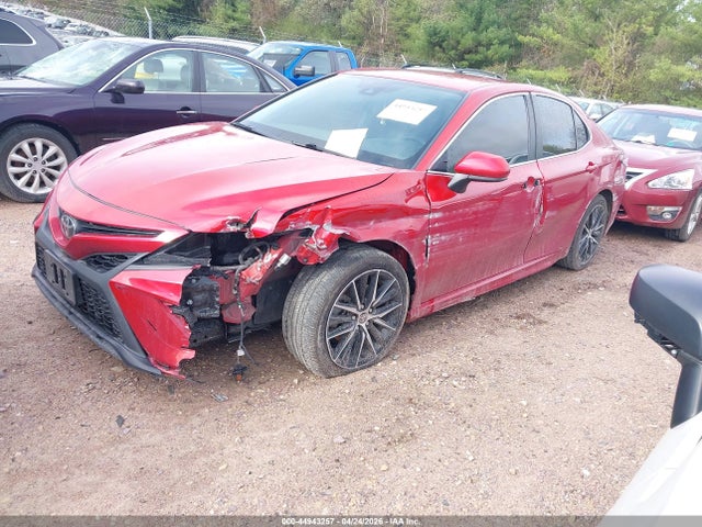 44943257 :رقم المزاد ، 4T1G11AK1MU479301 vin ، 2021 Toyota Camry Se مزاد بيع
