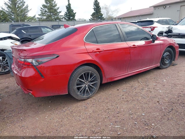 44943257 :رقم المزاد ، 4T1G11AK1MU479301 vin ، 2021 Toyota Camry Se مزاد بيع