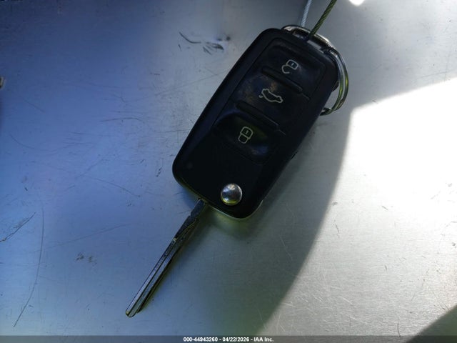 1VWAT7A35HC018238 Volkswagen Passat 1.8t S