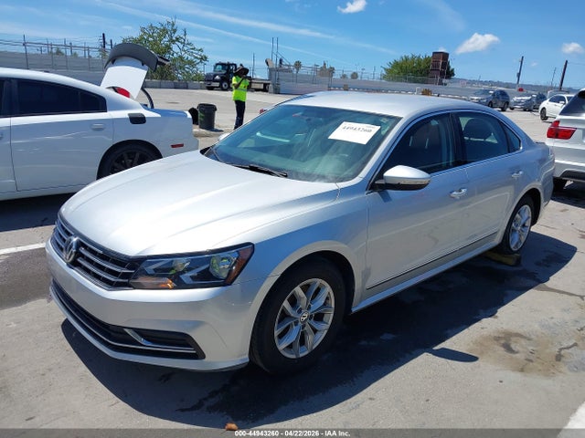 1VWAT7A35HC018238 Volkswagen Passat 1.8t S