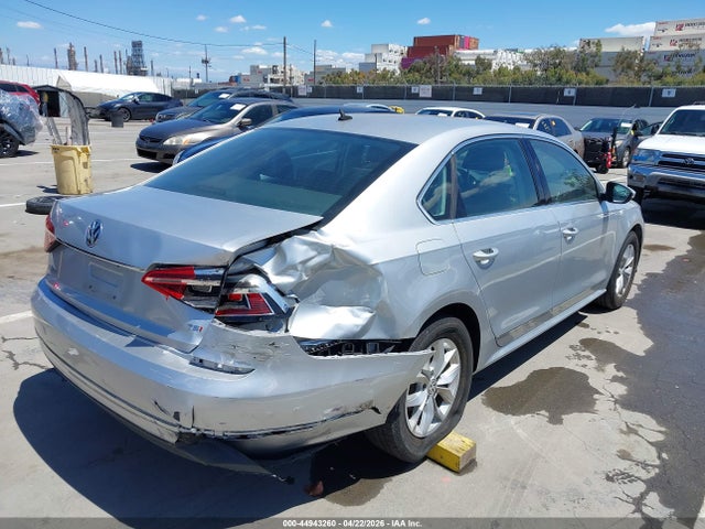 1VWAT7A35HC018238 Volkswagen Passat 1.8t S