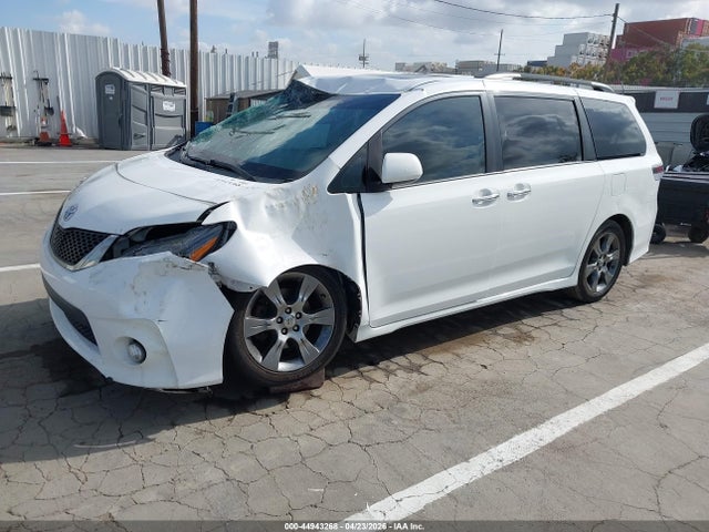 Aukcja sprzedaży 2016 Toyota Sienna Se Premium 8 Passenger, vin: 5TDXK3DC6GS725219, numer aukcji: 44943268