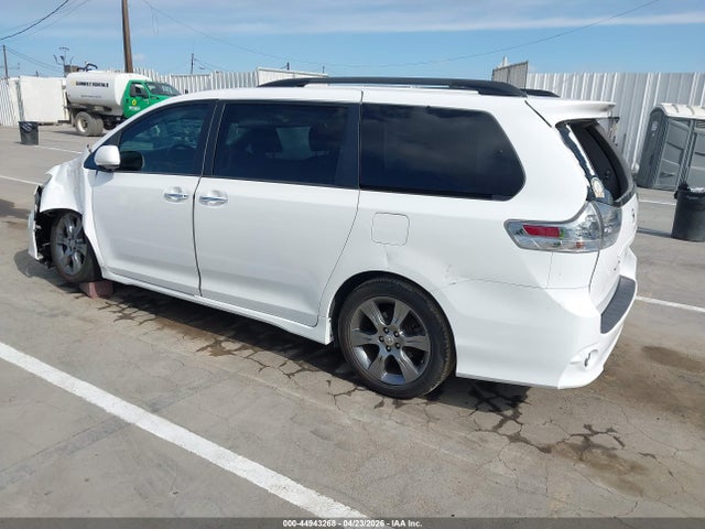 Aukcja sprzedaży 2016 Toyota Sienna Se Premium 8 Passenger, vin: 5TDXK3DC6GS725219, numer aukcji: 44943268