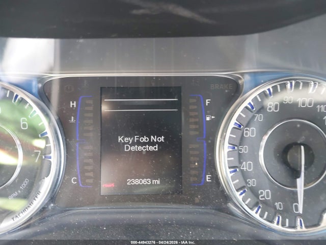 2015 Chrysler 200 Limited მანქანა იყიდება აუქციონზე, vin: 1C3CCCAB7FN724774, აუქციონის ნომერი: 44943276