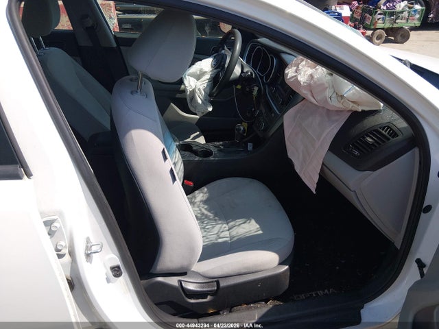 2015 Kia Optima Lx მანქანა იყიდება აუქციონზე, vin: 5XXGM4A75FG437117, აუქციონის ნომერი: 44943294