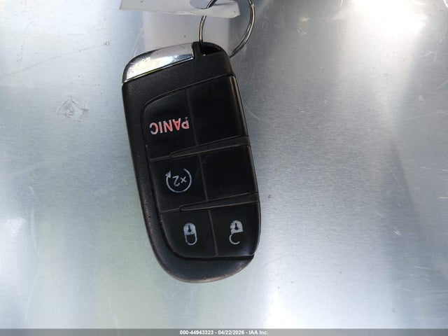 Продажа на аукционе авто 2018 Jeep Renegade Latitude 4x4, vin: ZACCJBBB8JPJ04281, номер лота: 44943323