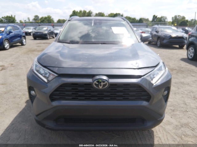2020 Toyota Rav4 Xle მანქანა იყიდება აუქციონზე, vin: 2T3W1RFVXLC042305, აუქციონის ნომერი: 44943334