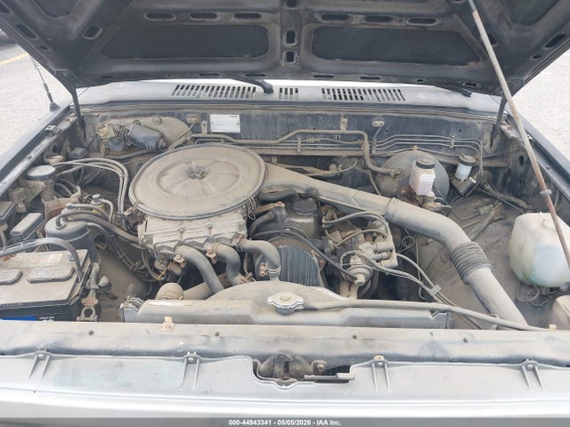 44943341 :رقم المزاد ، JM2UF1132J0329780 vin ، 1988 Mazda B2200 Short Bed مزاد بيع