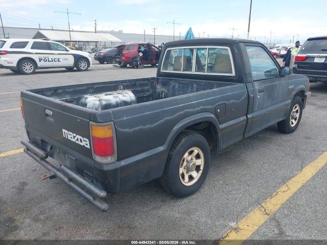 44943341 :رقم المزاد ، JM2UF1132J0329780 vin ، 1988 Mazda B2200 Short Bed مزاد بيع