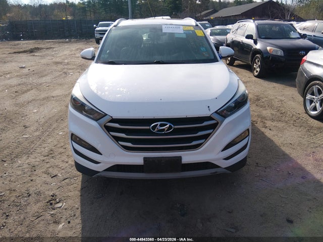 KM8J3CA29HU388830 Hyundai Tucson Sport