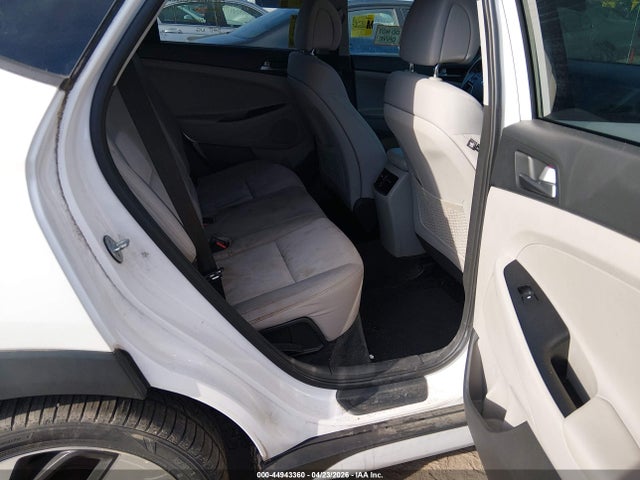 KM8J3CA29HU388830 Hyundai Tucson Sport