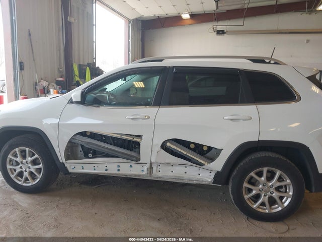 Продажа на аукционе авто 2017 Jeep Cherokee Latitude 4x4, vin: 1C4PJMCB7HW524903, номер лота: 44943432