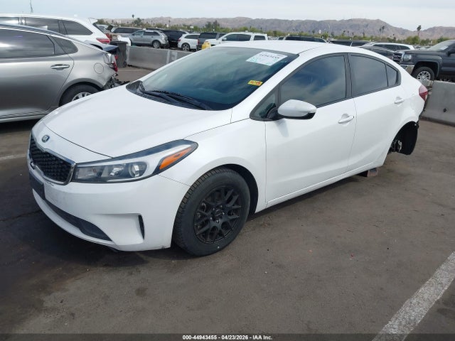 2017 Kia Forte Lx მანქანა იყიდება აუქციონზე, vin: 3KPFL4A7XHE073772, აუქციონის ნომერი: 44943455