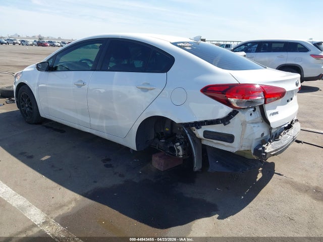 2017 Kia Forte Lx მანქანა იყიდება აუქციონზე, vin: 3KPFL4A7XHE073772, აუქციონის ნომერი: 44943455