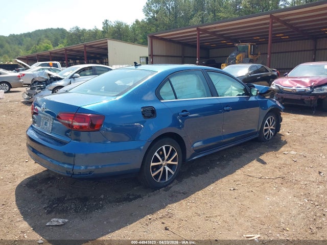 2017 Volkswagen Jetta 1.4t Se მანქანა იყიდება აუქციონზე, vin: 3VWDB7AJ3HM202865, აუქციონის ნომერი: 44943523
