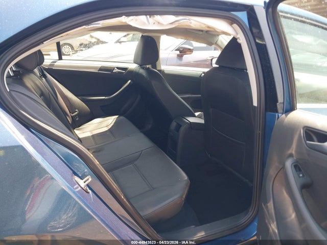 2017 Volkswagen Jetta 1.4t Se მანქანა იყიდება აუქციონზე, vin: 3VWDB7AJ3HM202865, აუქციონის ნომერი: 44943523