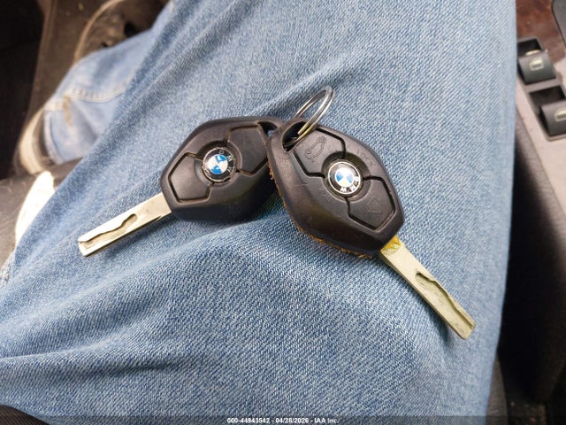 44943542 :رقم المزاد ، WBABD534X5PL15456 vin ، 2005 Bmw 330ci مزاد بيع
