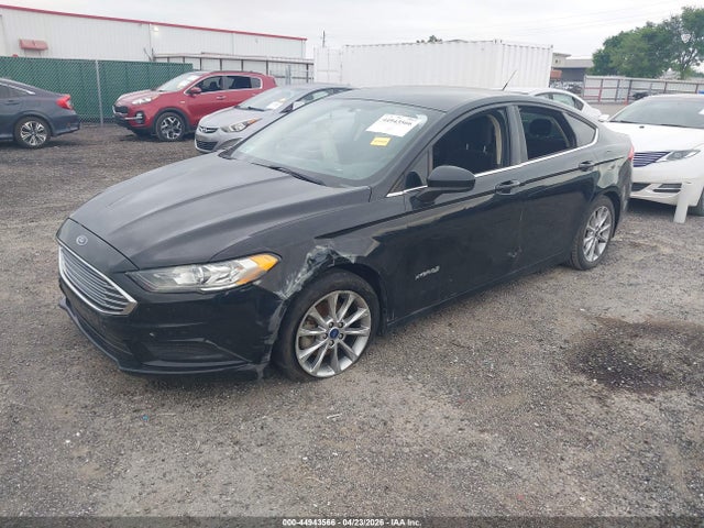 2017 Ford Fusion Hybrid Se მანქანა იყიდება აუქციონზე, vin: 3FA6P0LU6HR400487, აუქციონის ნომერი: 44943566