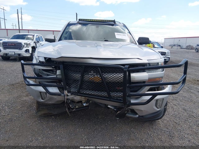 44943582 :رقم المزاد ، 3GCUKREC5JG185792 vin ، 2018 Chevrolet Silverado 1500 2lt مزاد بيع