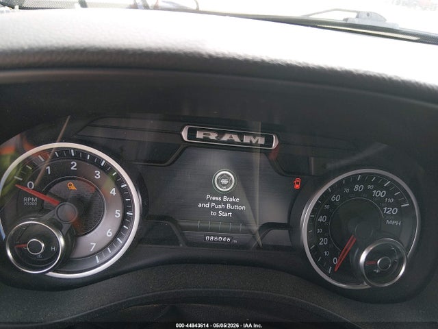 2019 Ram 1500 Big Horn/lone Star  4x4 5'7 Box მანქანა იყიდება აუქციონზე, vin: 1C6SRFFT3KN568811, აუქციონის ნომერი: 44943614